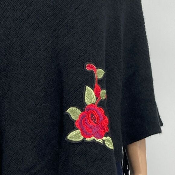 Guilty Knitwear Embroidered Flowers Turtleneck Black Poncho One Size - Picture 2 of 9